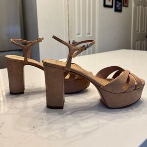 Schultz Zeefa women’s size 9 neutral